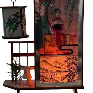 Vintage Mid Century Japanese 1950s Geisha Diorama Table Lamp Working